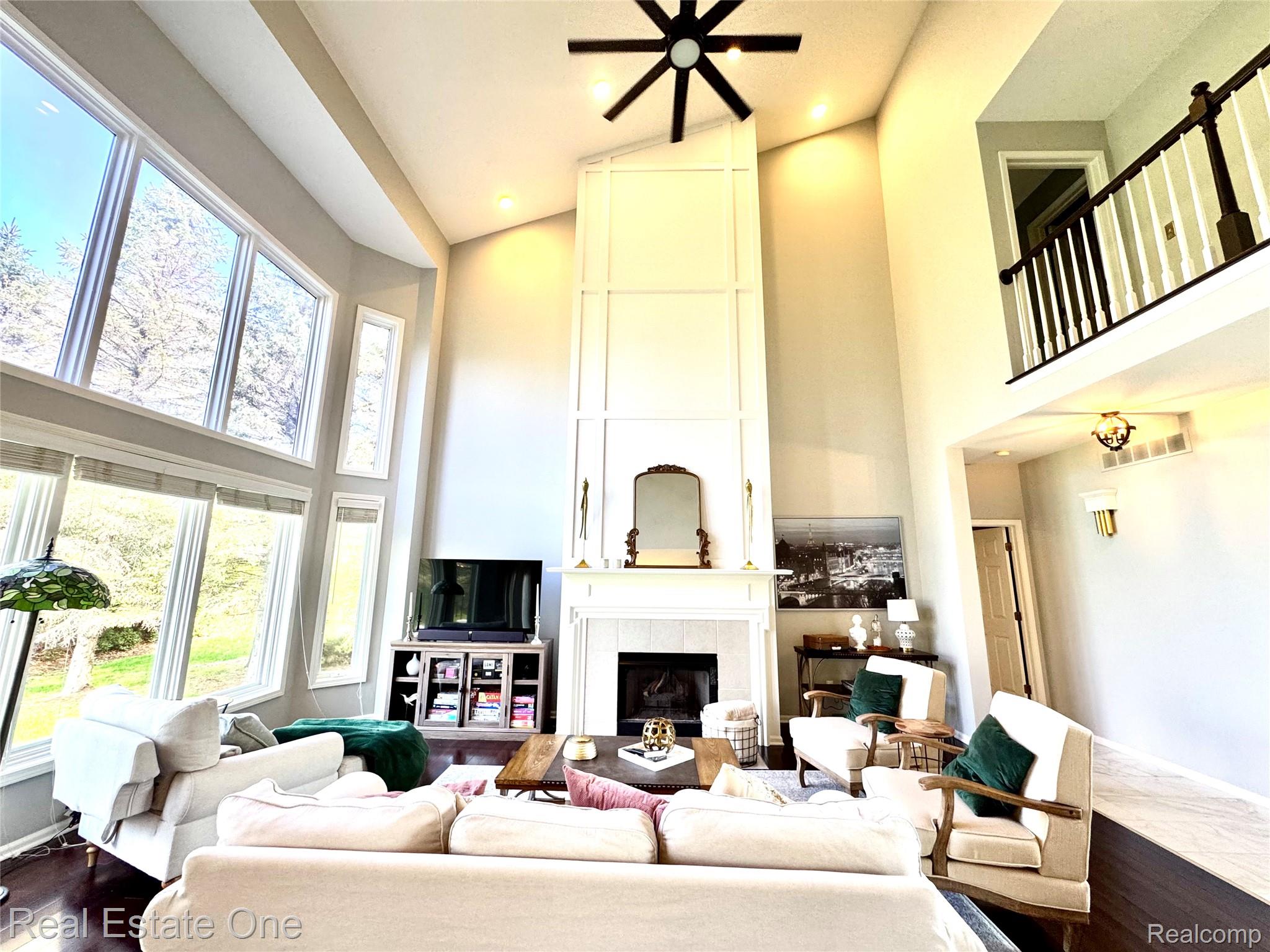 419 Roundview Drive