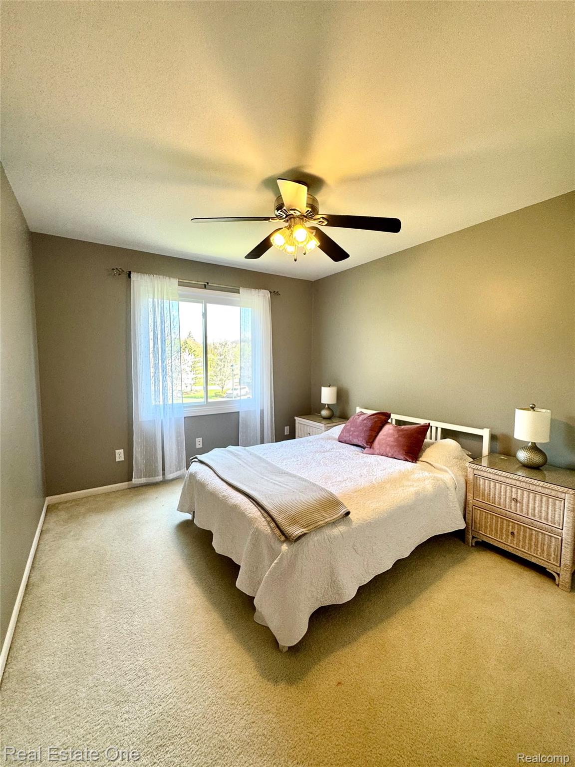 419 Roundview Drive