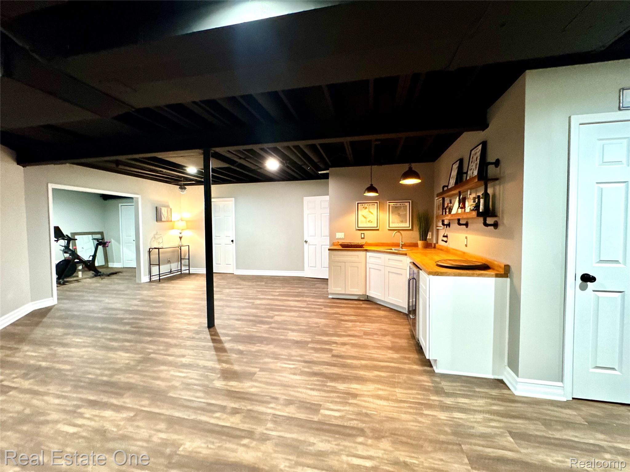 419 Roundview Drive