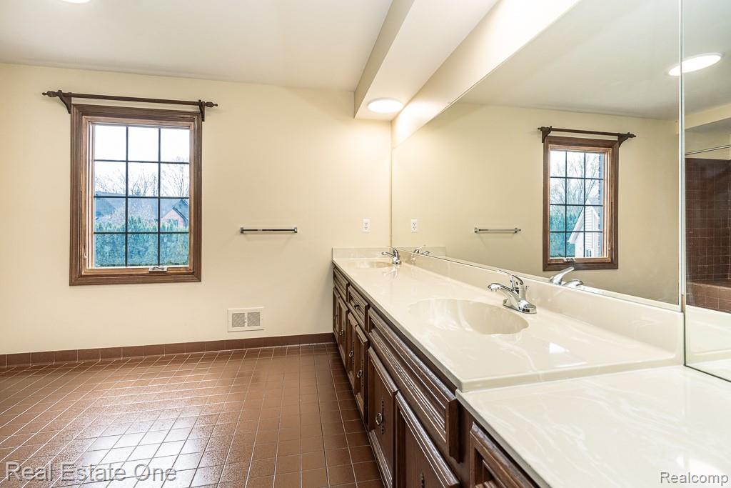 1020 Hidden Lane