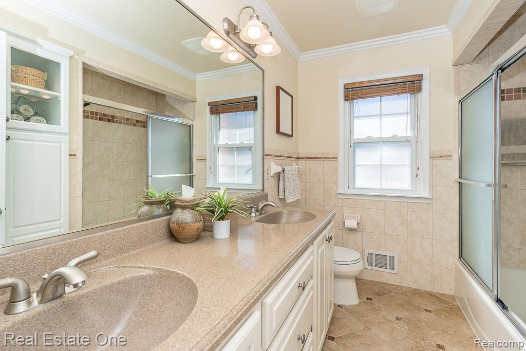 1841 Fair Oak Court
