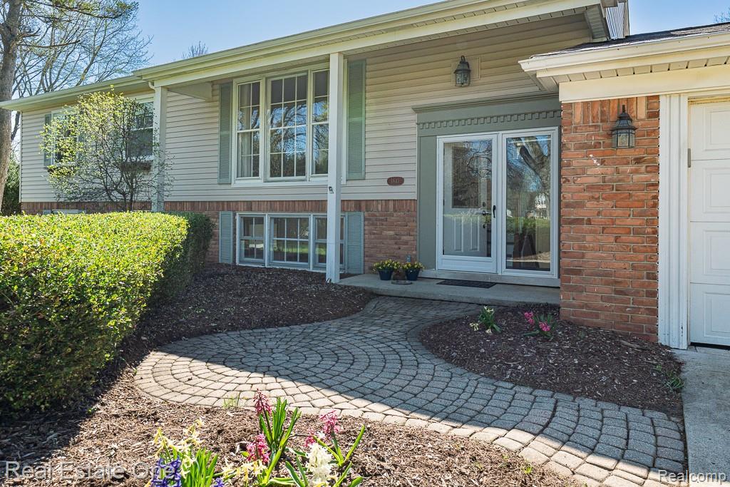 1841 Fair Oak Court