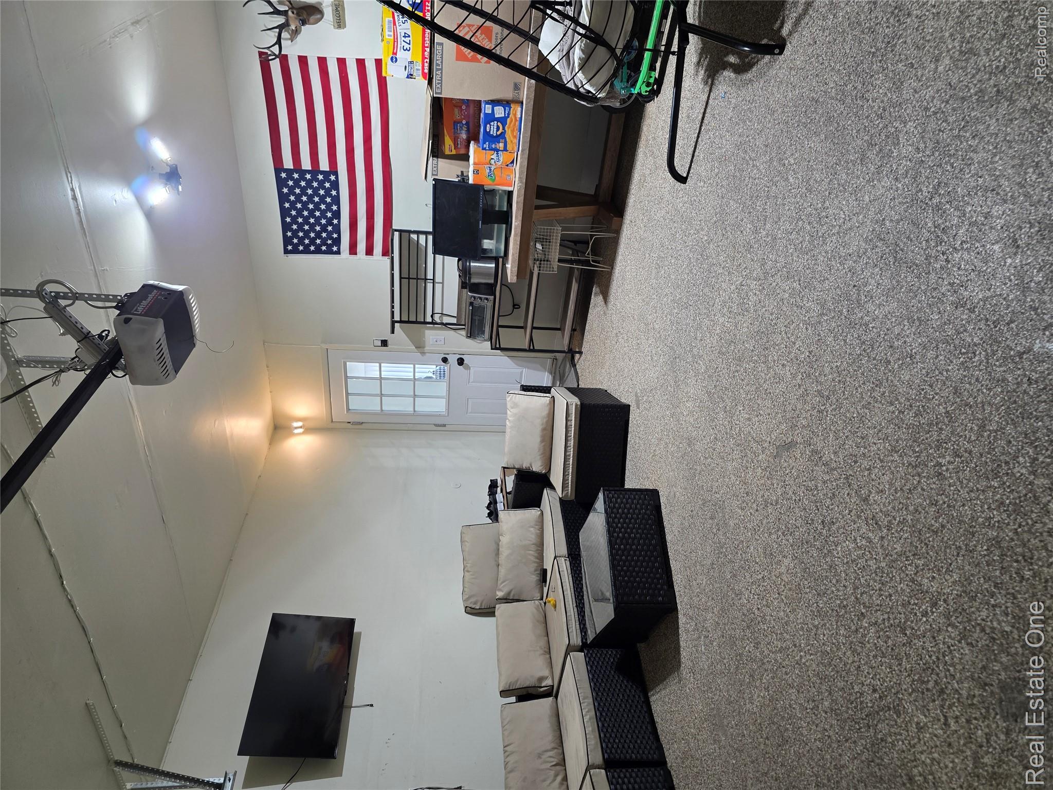 2898 Roundtree Drive