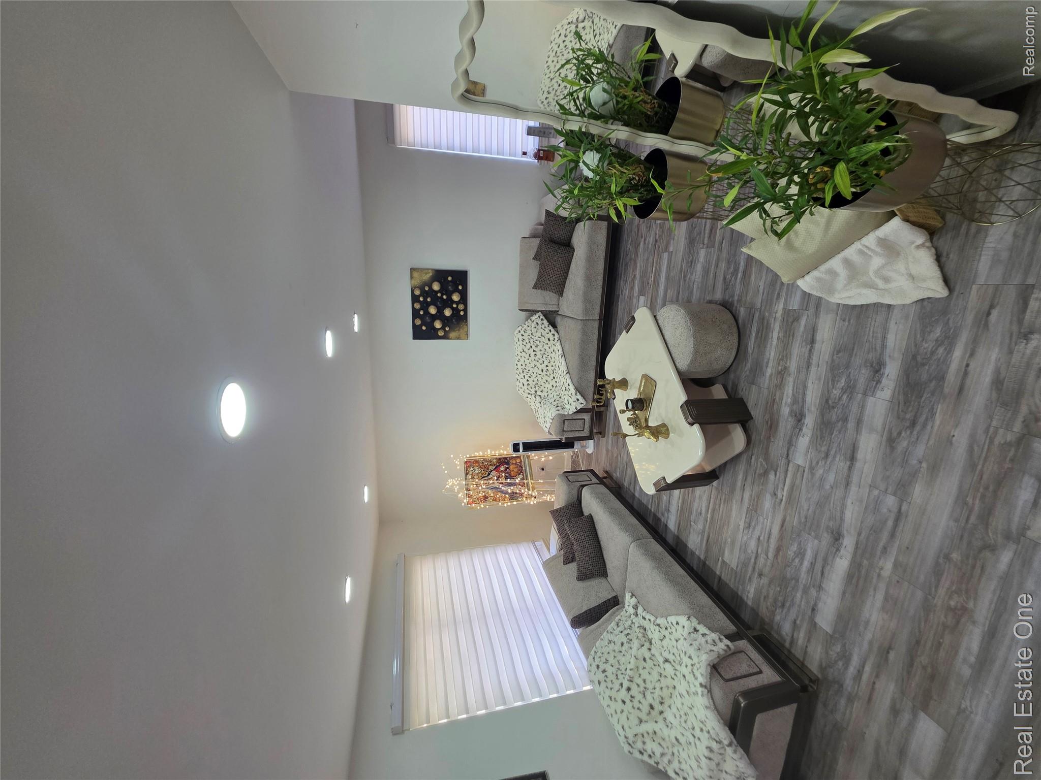 2898 Roundtree Drive