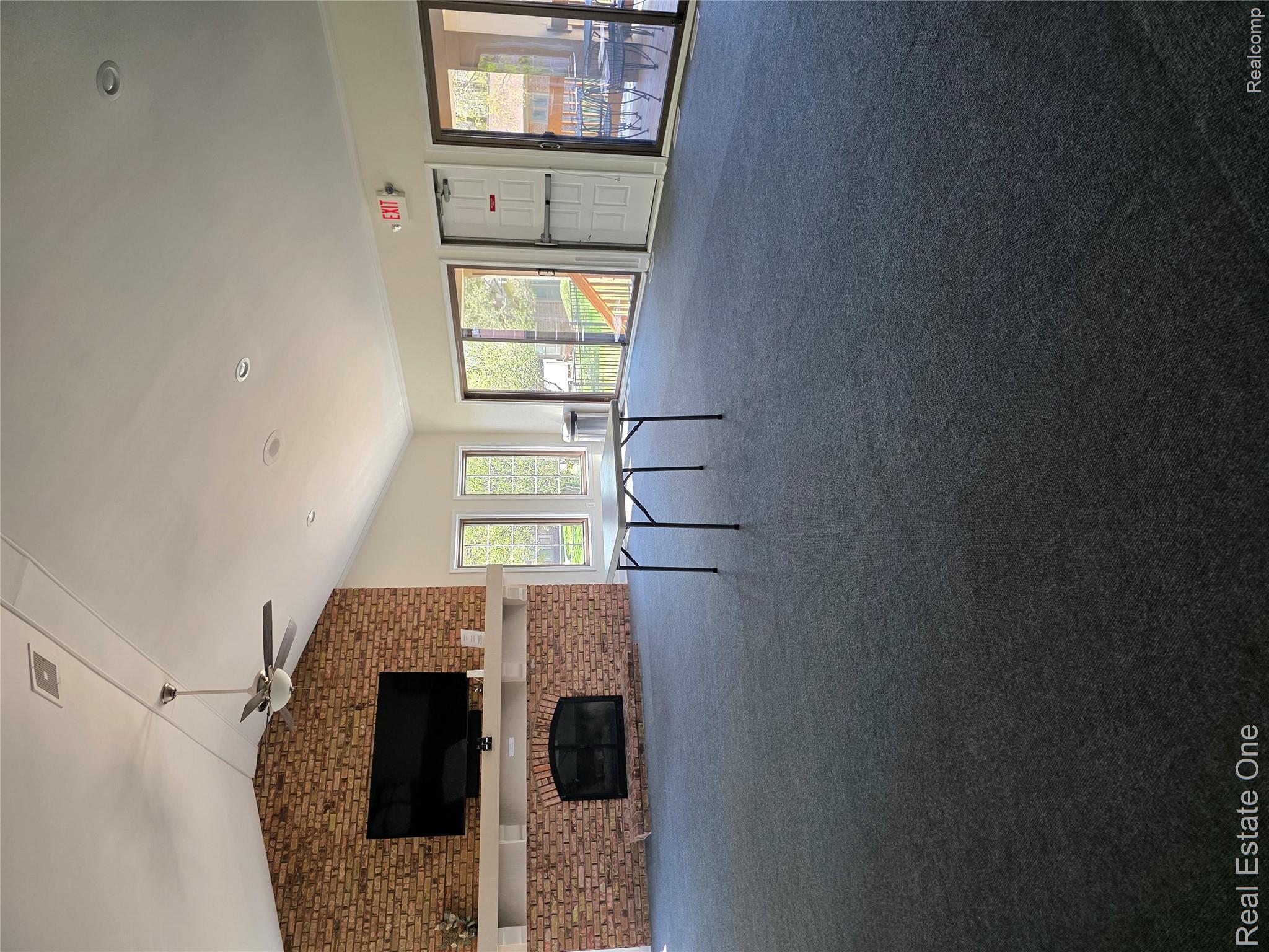 2898 Roundtree Drive