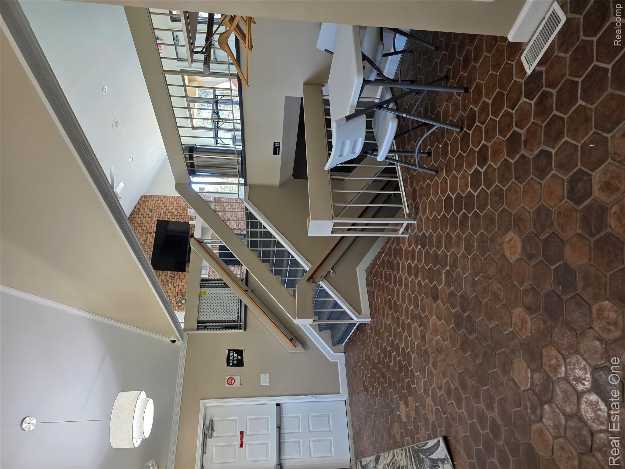 2898 Roundtree Drive