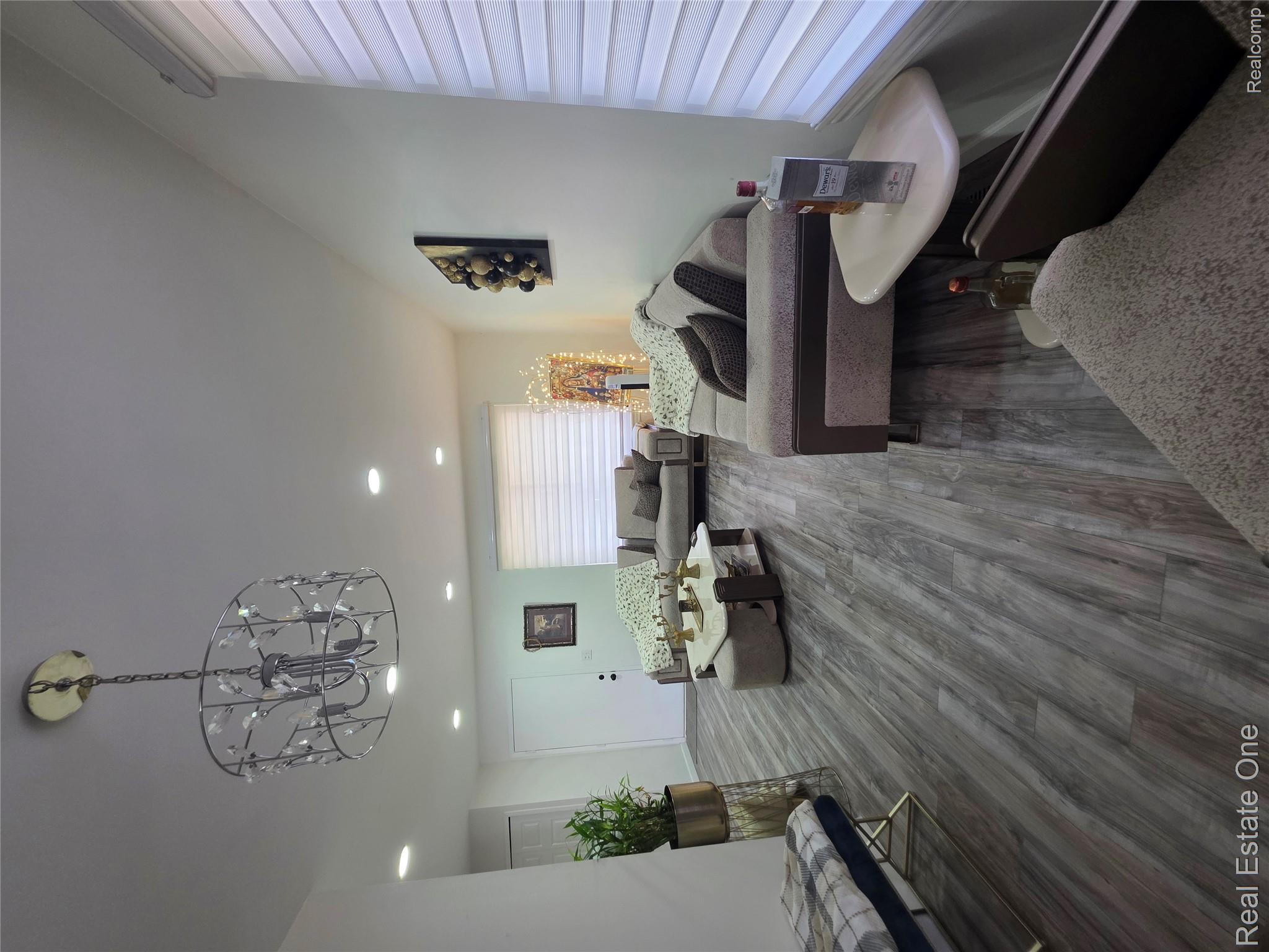 2898 Roundtree Drive