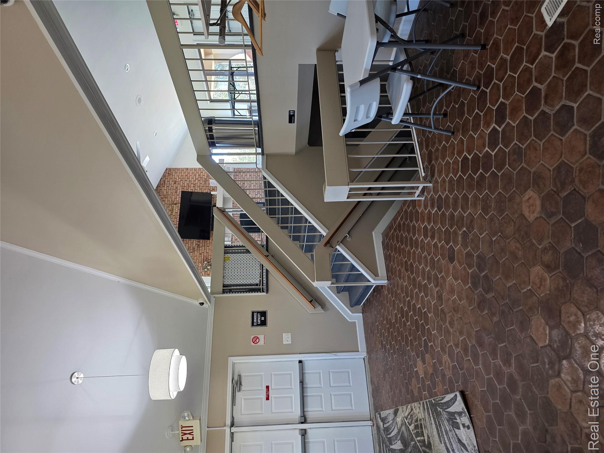 2898 Roundtree Drive