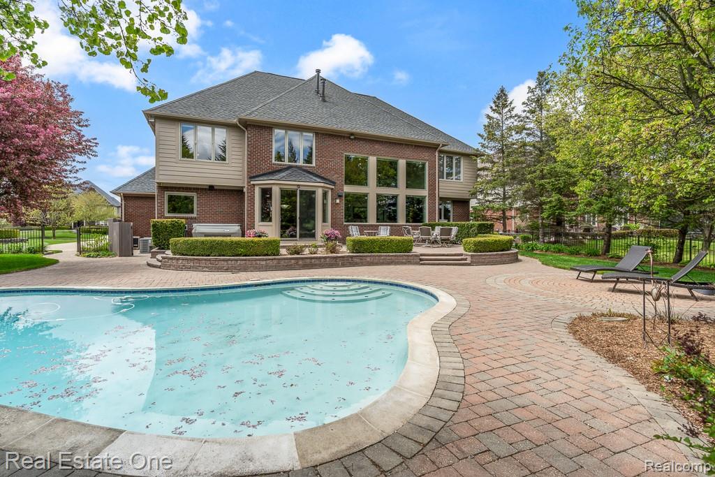 2483 Spyglass Drive
