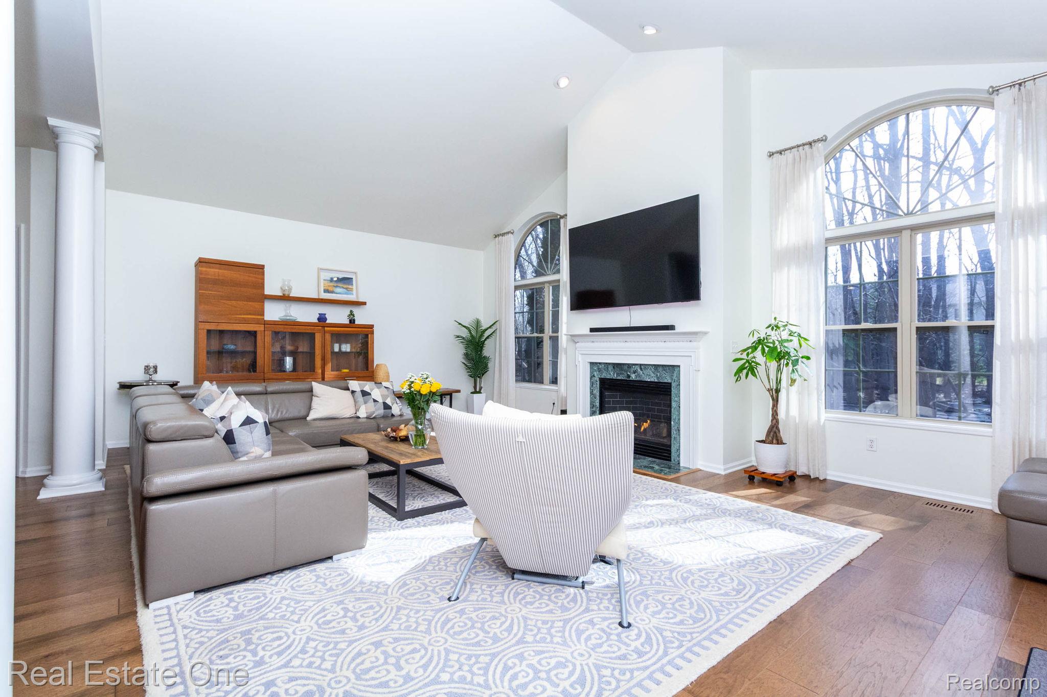 3585 Winding Brook Circle Unit: 89