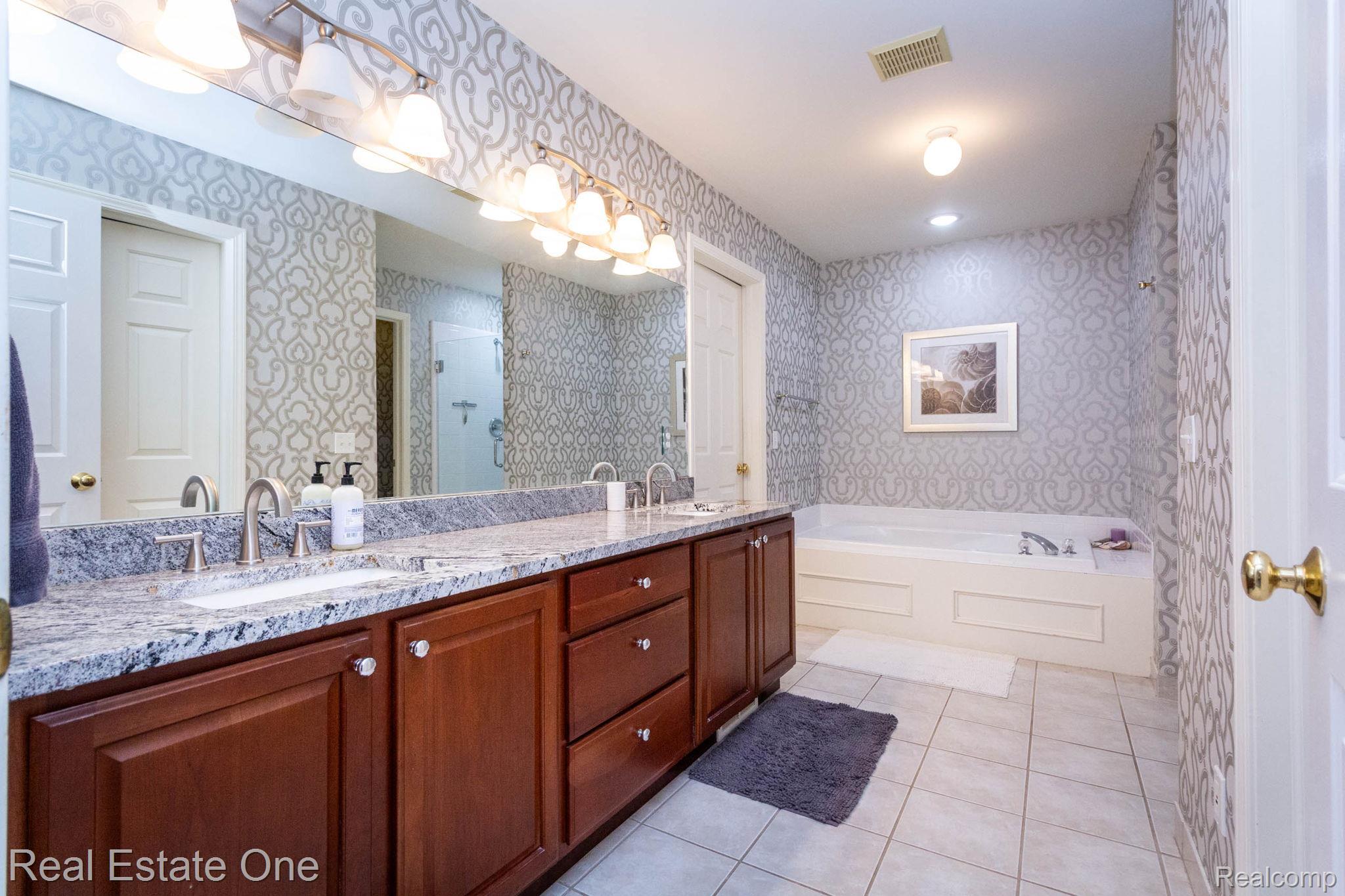 3585 Winding Brook Circle Unit: 89