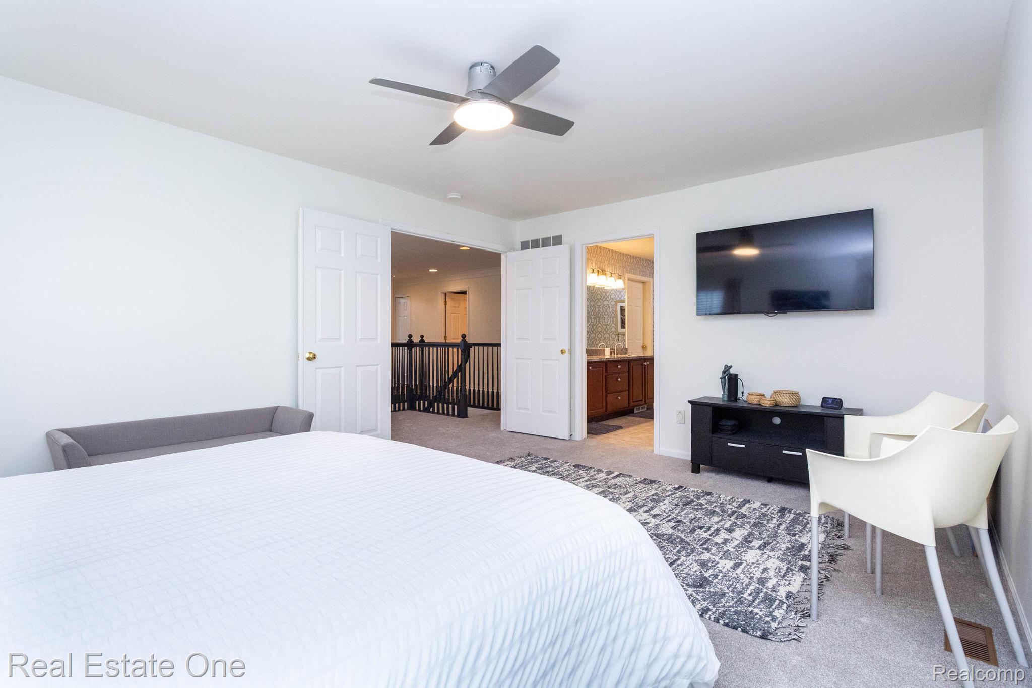 3585 Winding Brook Circle Unit: 89