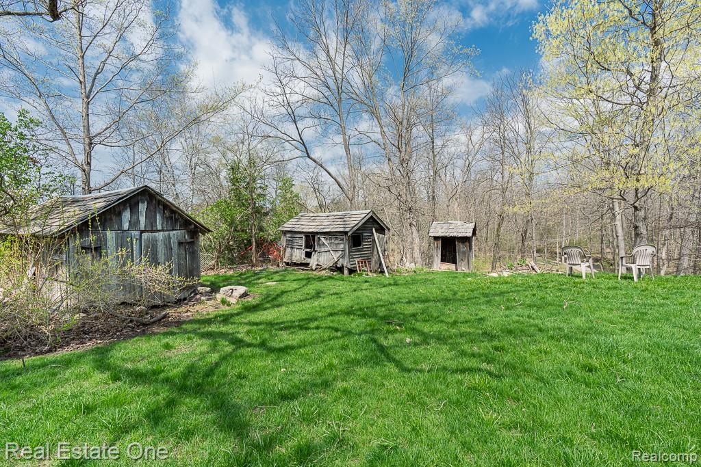 947 E Tienken Road