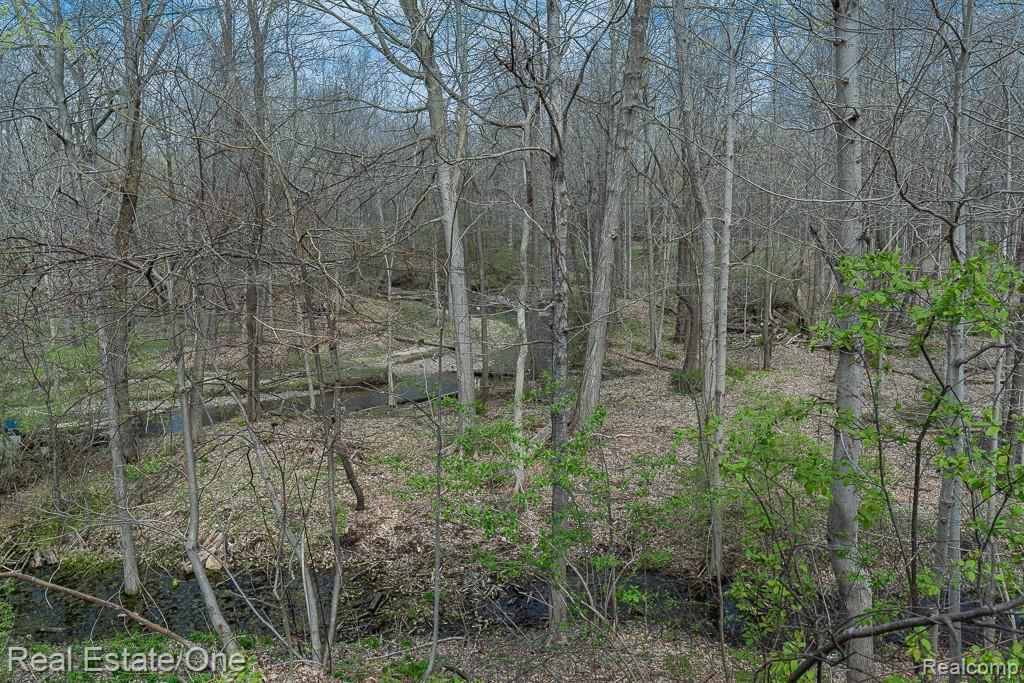 947 E Tienken Road