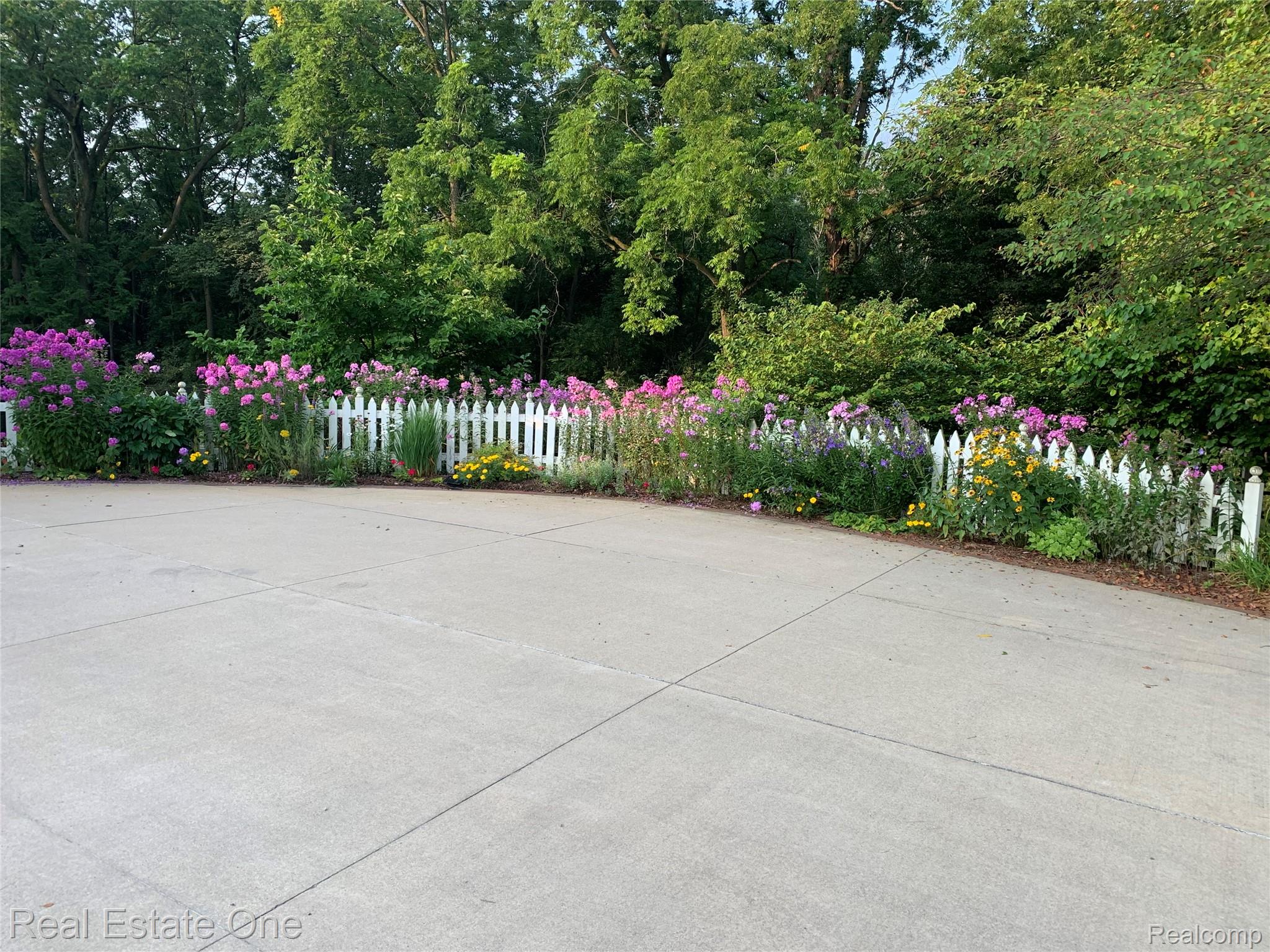 760 E Snell Road