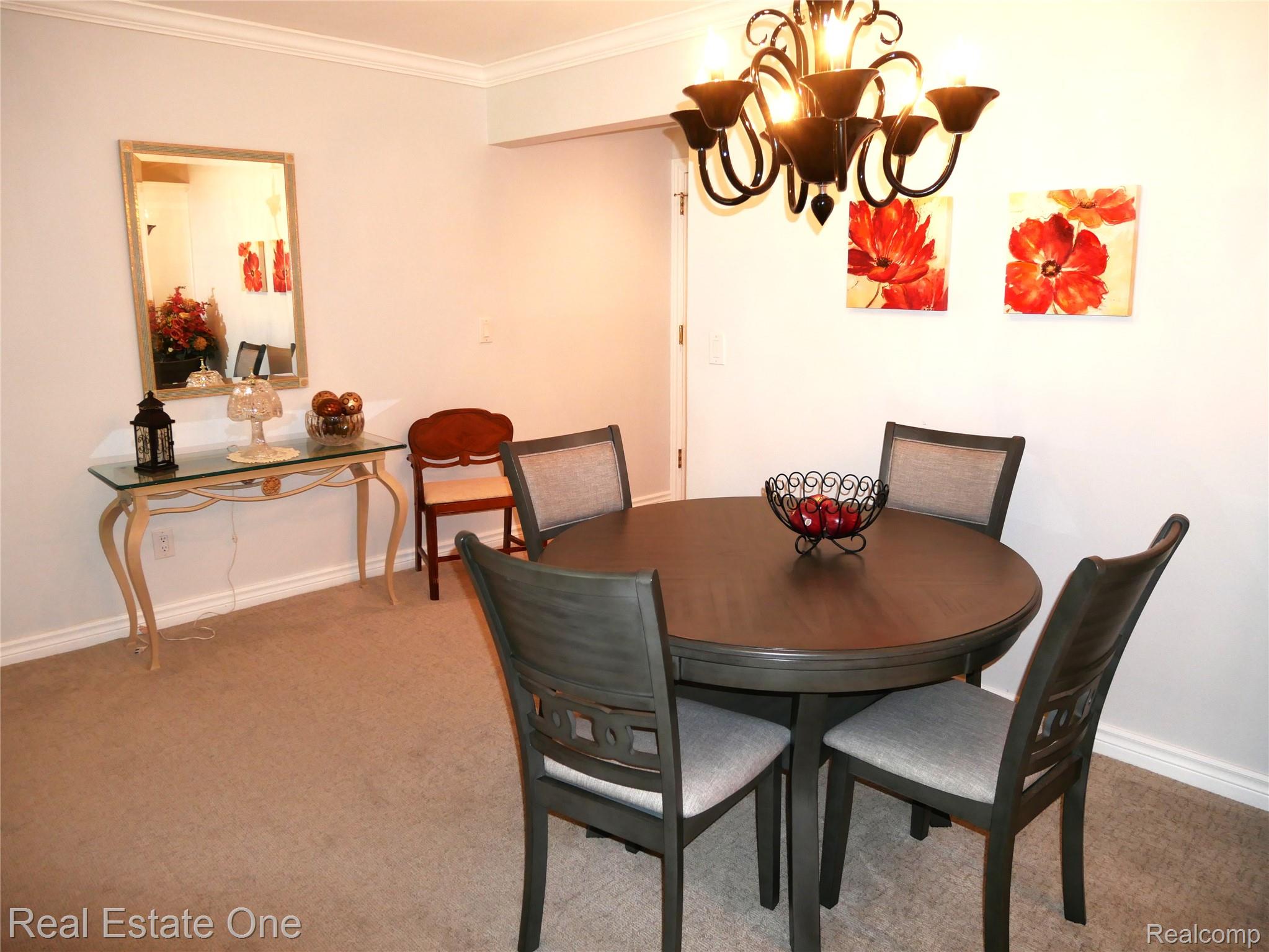 444 S Chester Street Unit: 413
