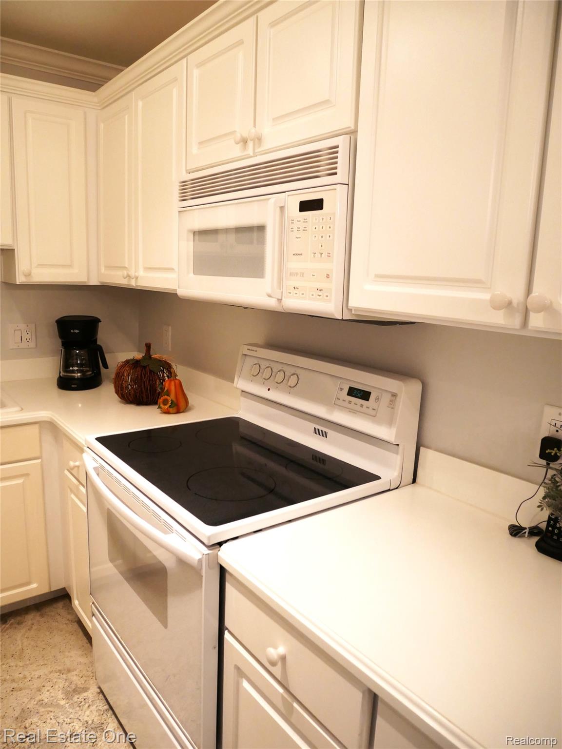 444 S Chester Street Unit: 413