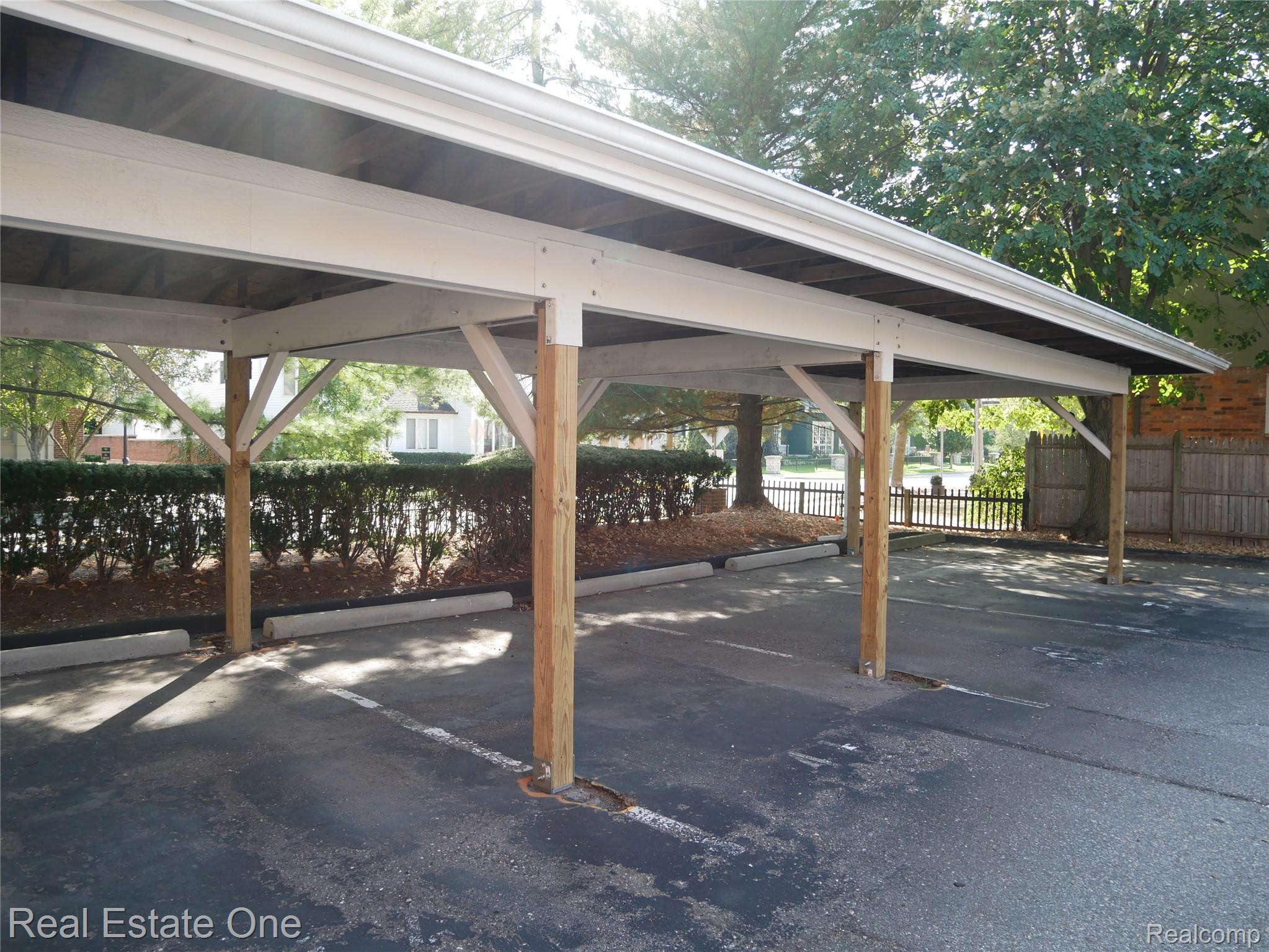 444 S Chester Street Unit: 413