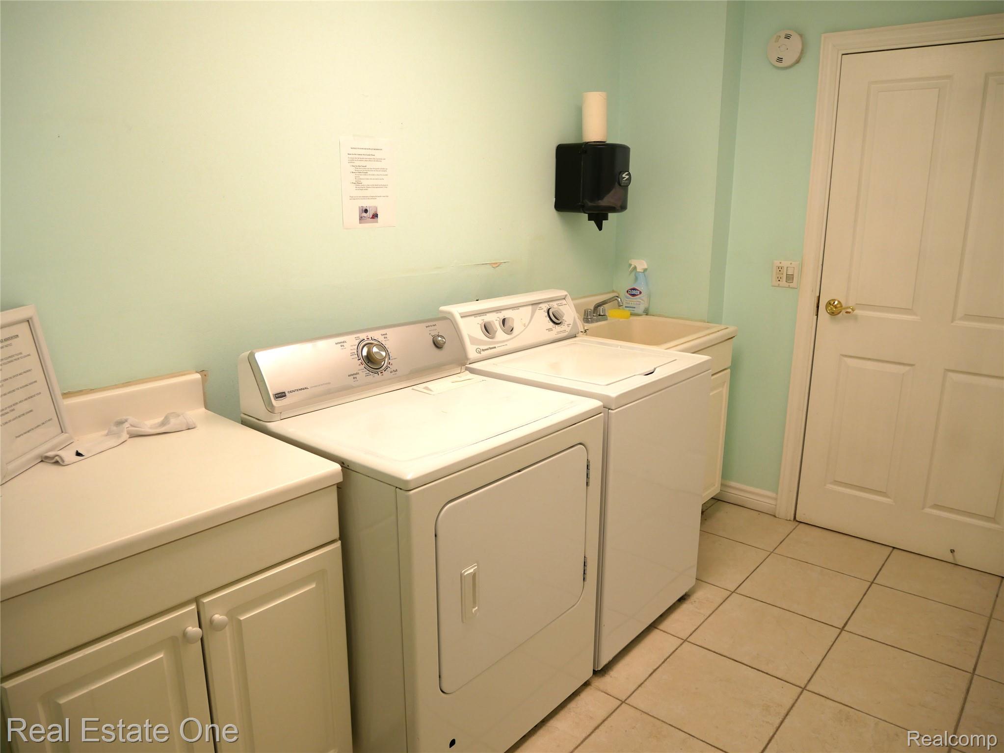444 S Chester Street Unit: 413