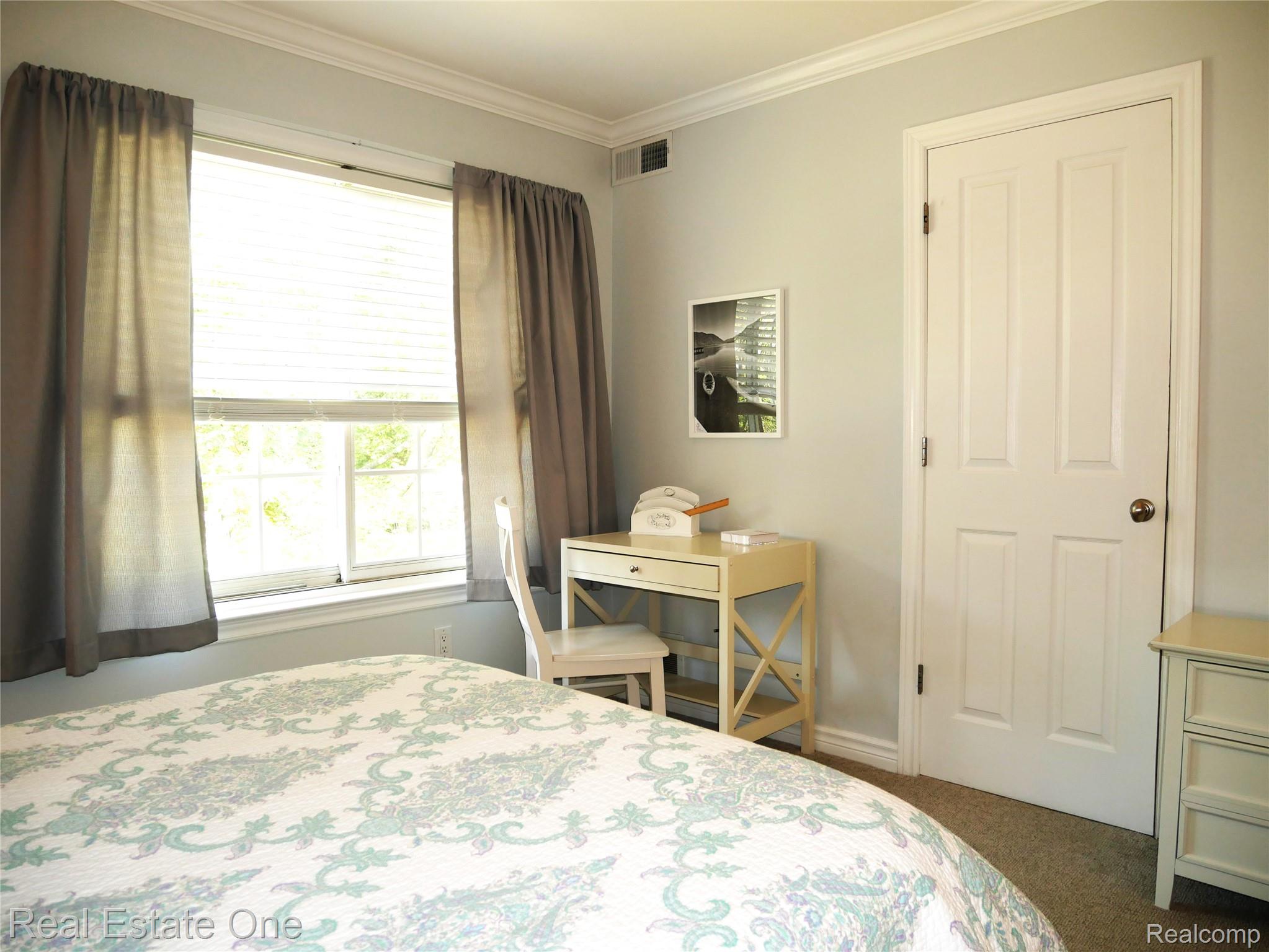 444 S Chester Street Unit: 413