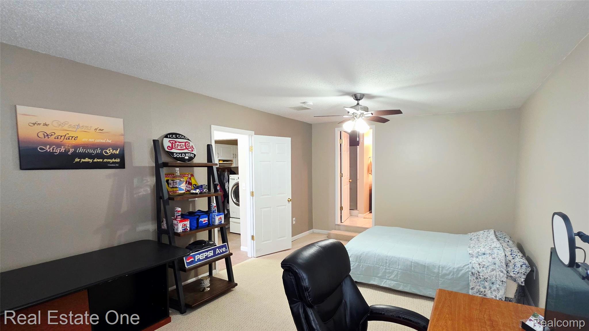 8751 Highland Ave Road
