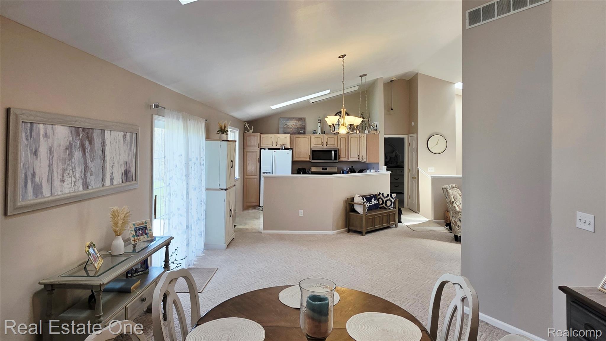 8751 Highland Ave Road