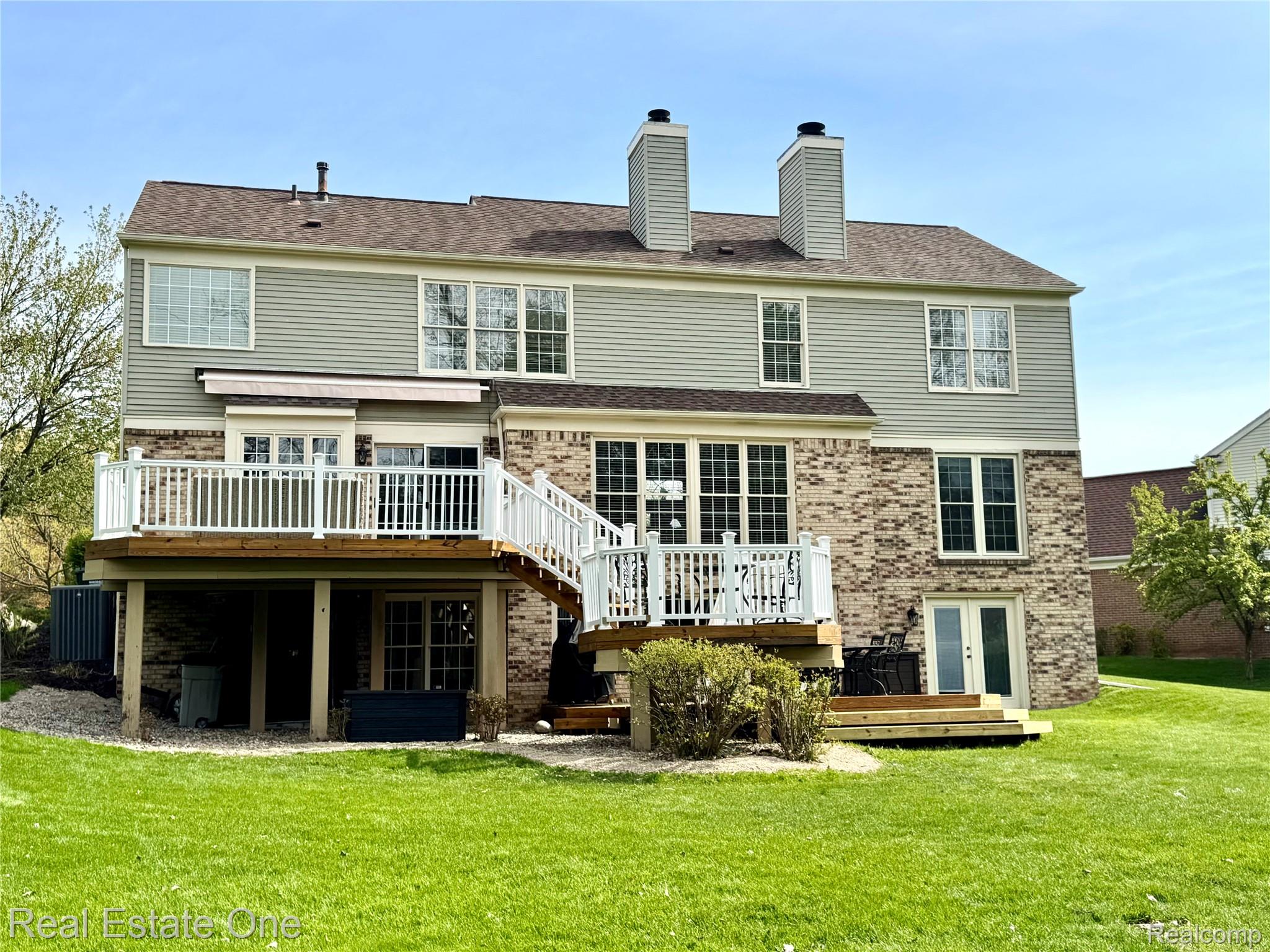 1725 Hillcrest Drive
