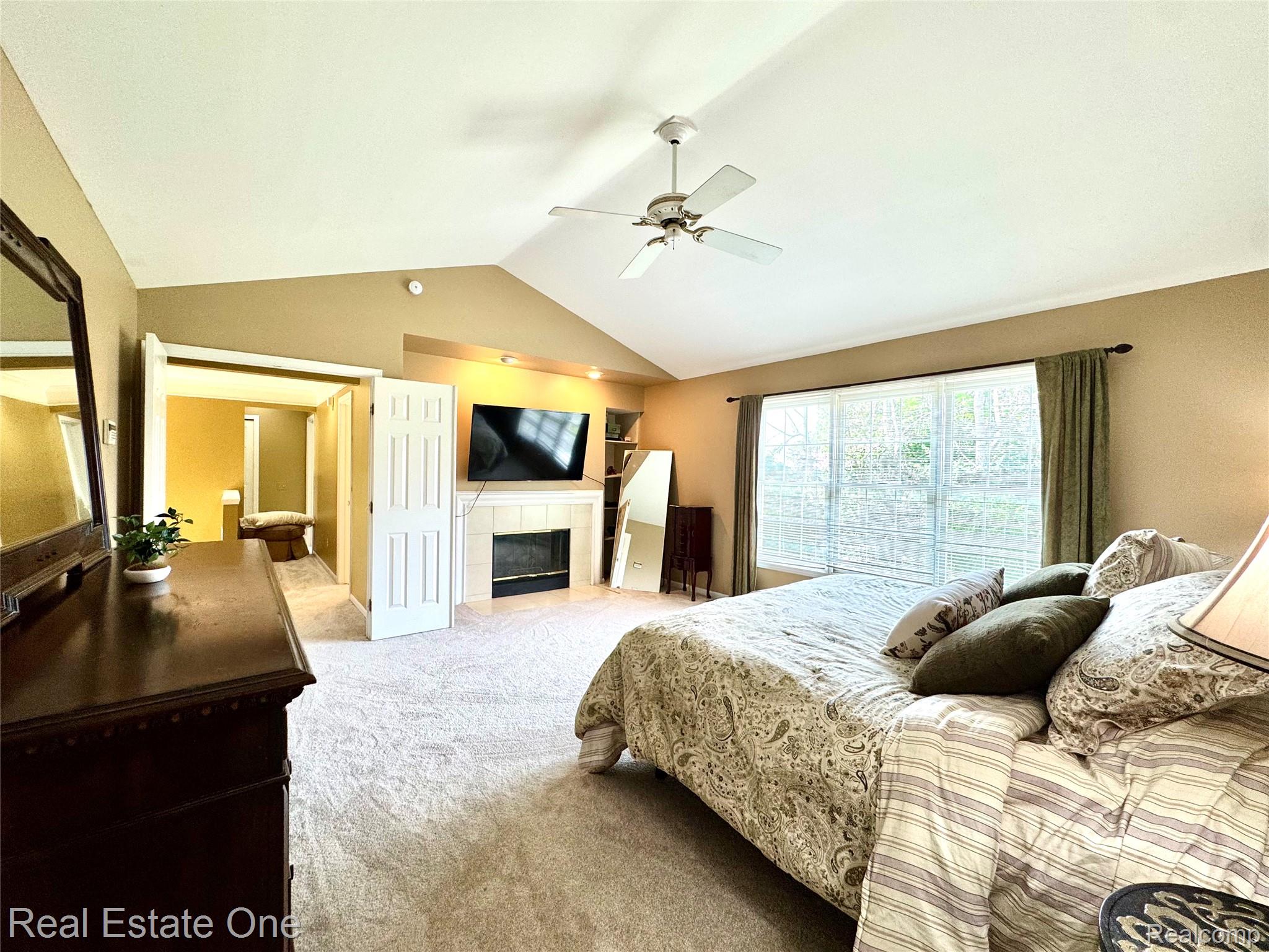 1725 Hillcrest Drive