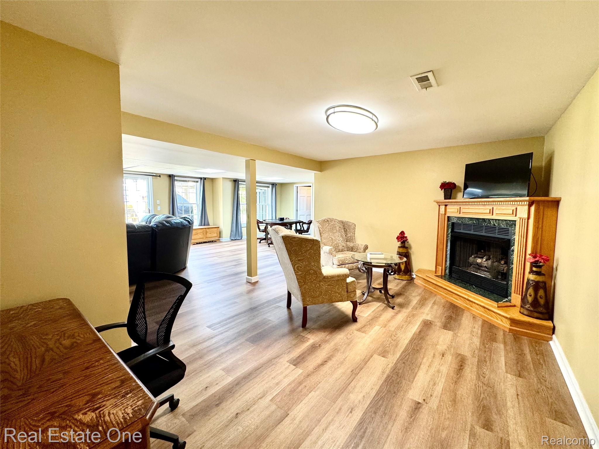 1725 Hillcrest Drive