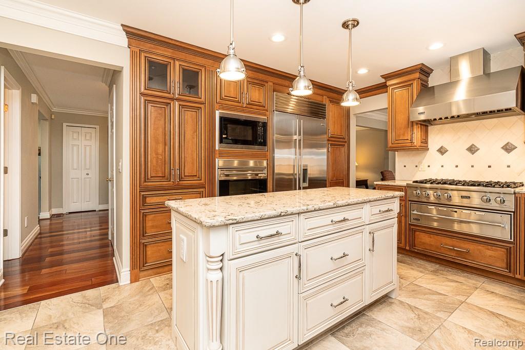 6595 Edith Court