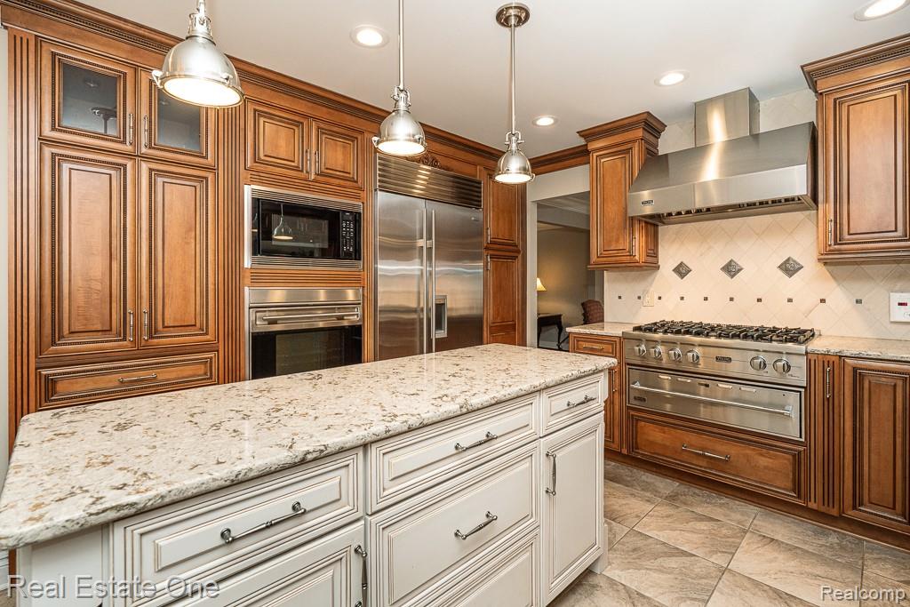 6595 Edith Court