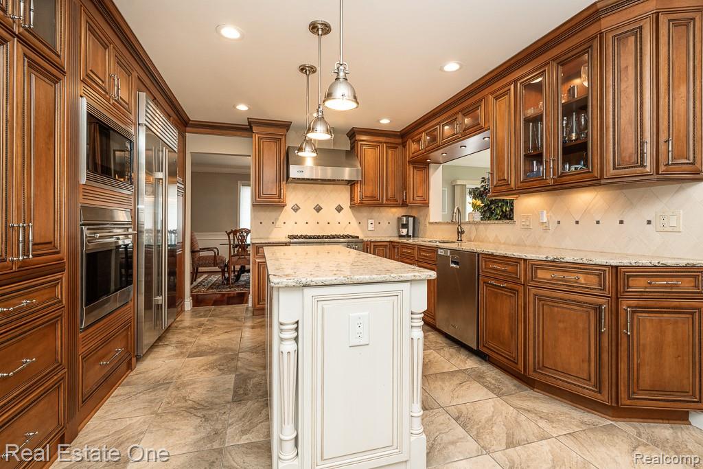 6595 Edith Court