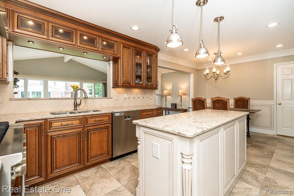 6595 Edith Court