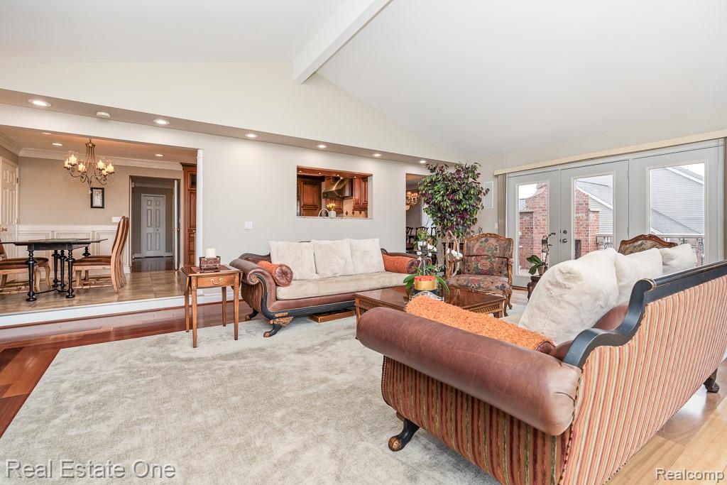 6595 Edith Court