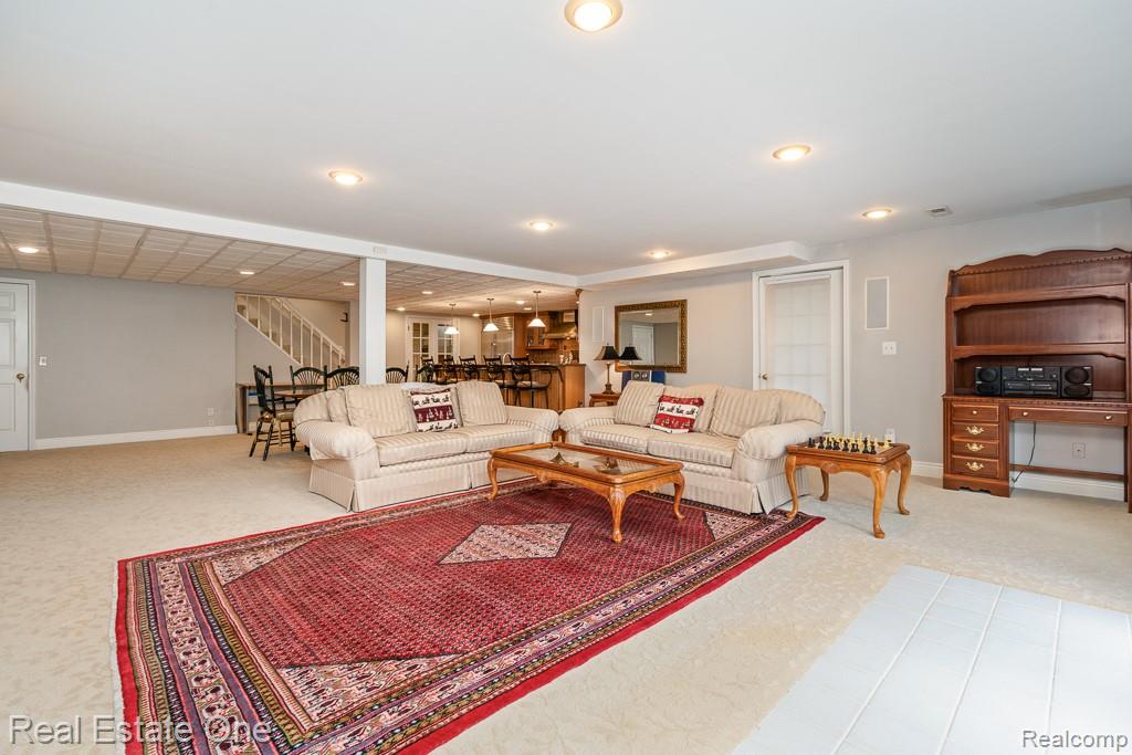 6595 Edith Court