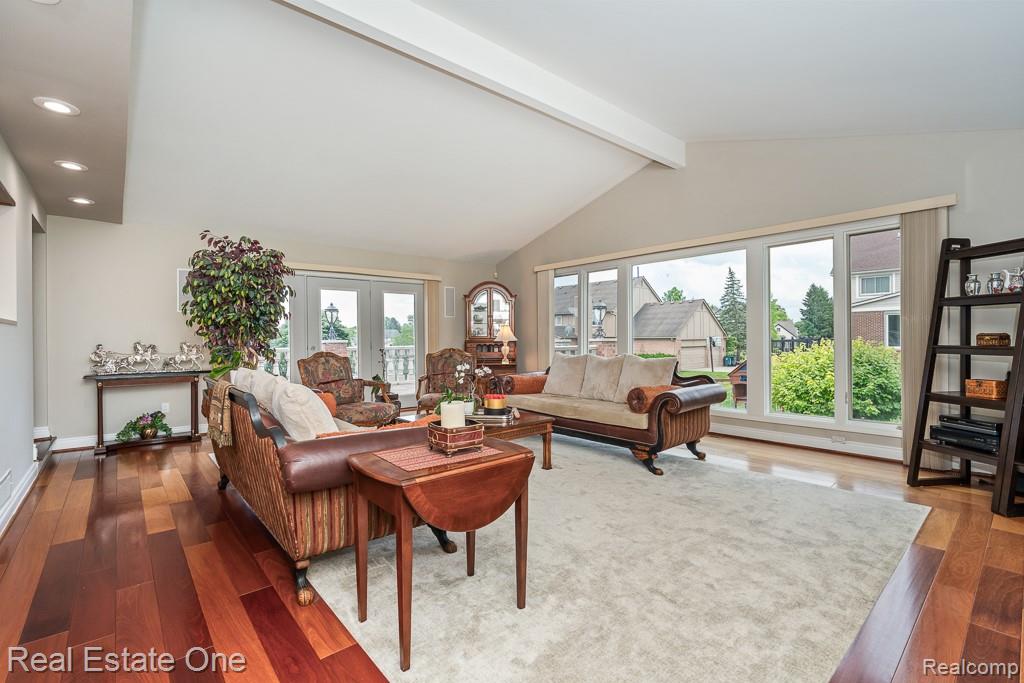 6595 Edith Court