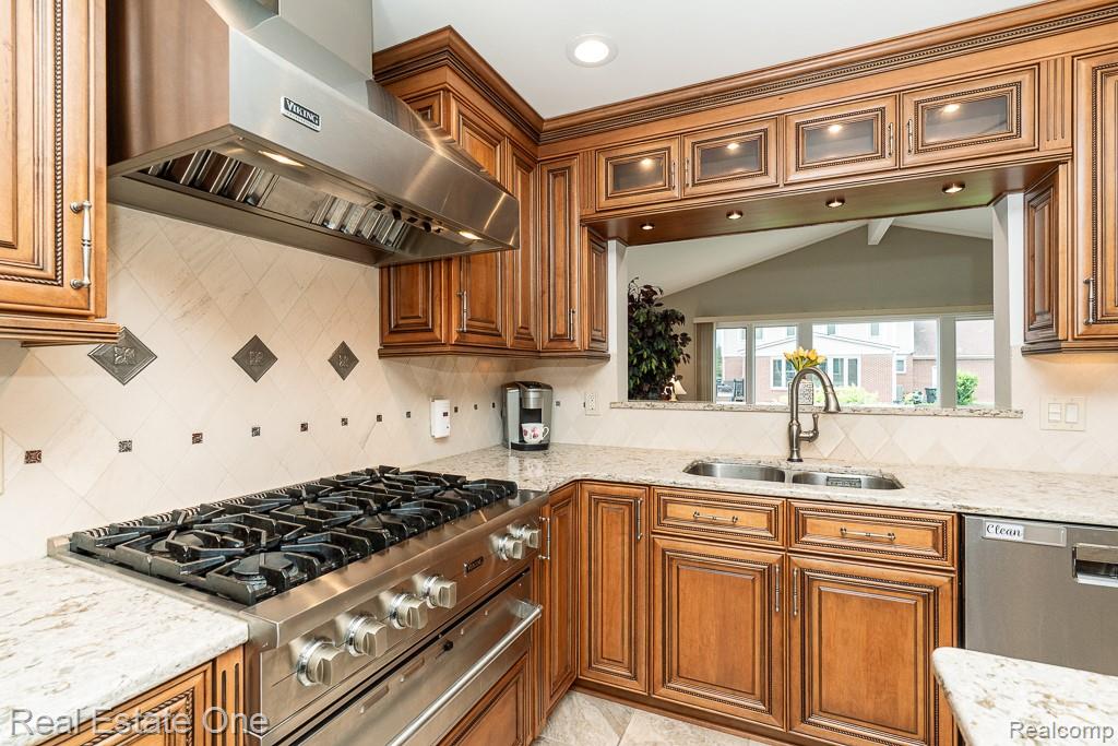 6595 Edith Court