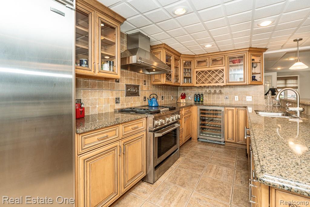 6595 Edith Court