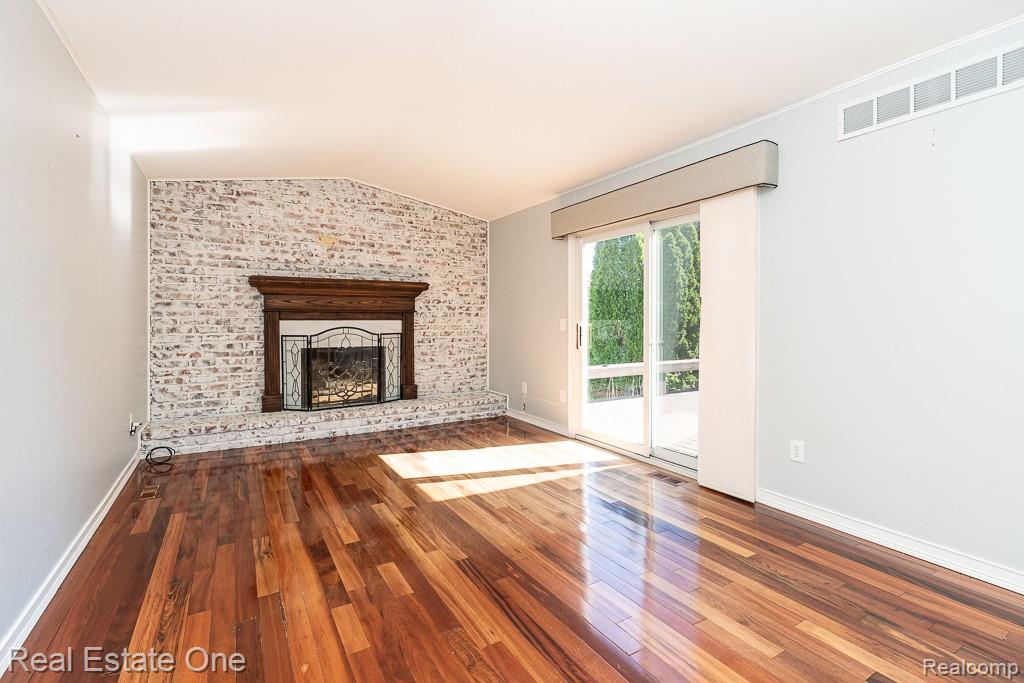 1157 Meadowcrest Drive