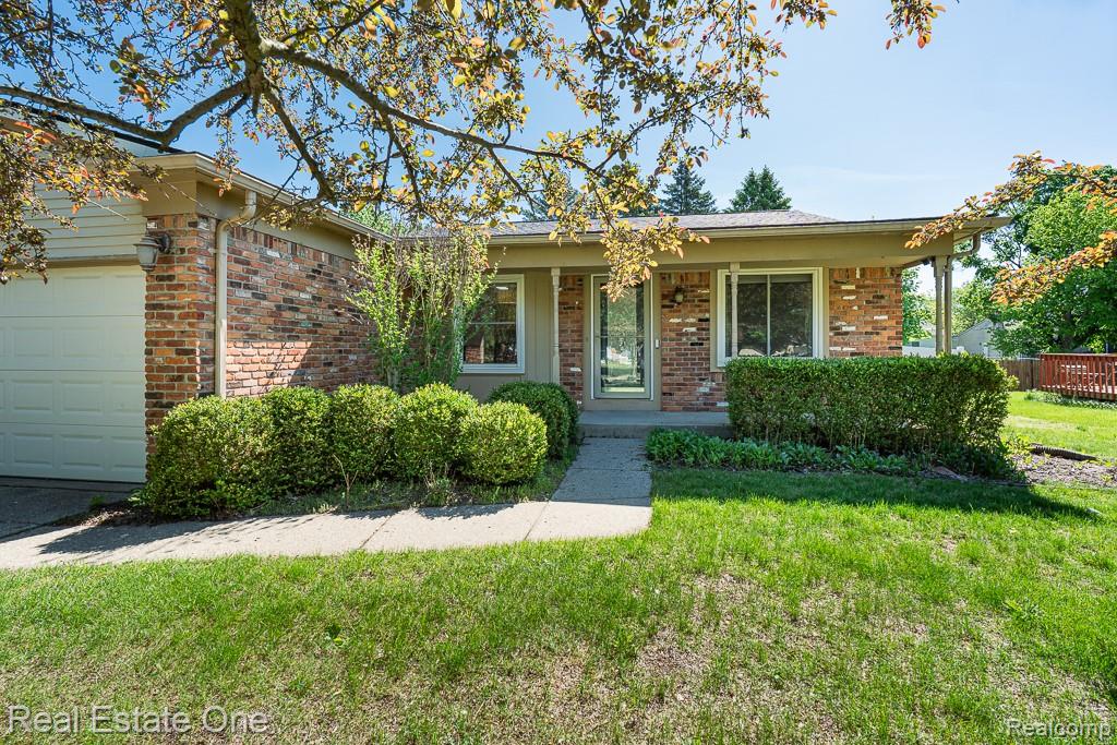 1157 Meadowcrest Drive