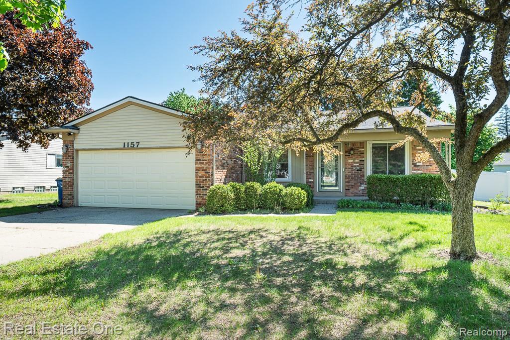 1157 Meadowcrest Drive