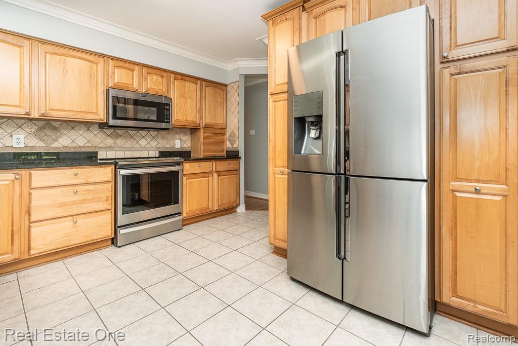 1157 Meadowcrest Drive