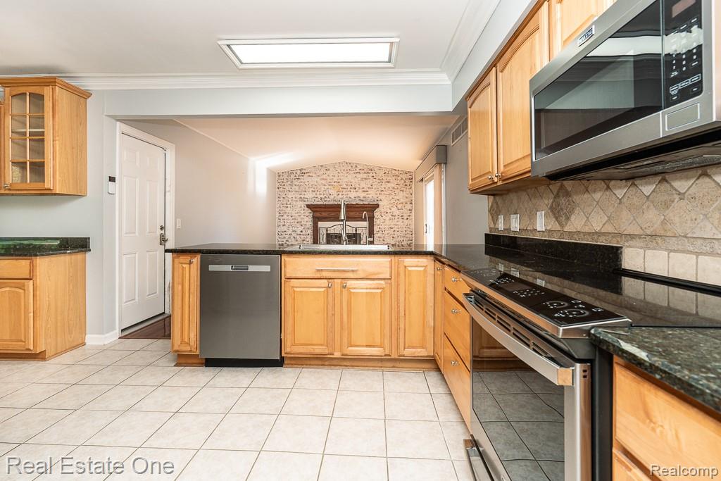 1157 Meadowcrest Drive