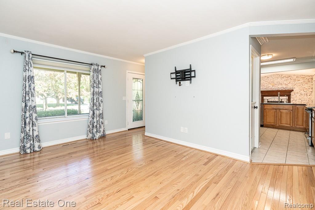1157 Meadowcrest Drive