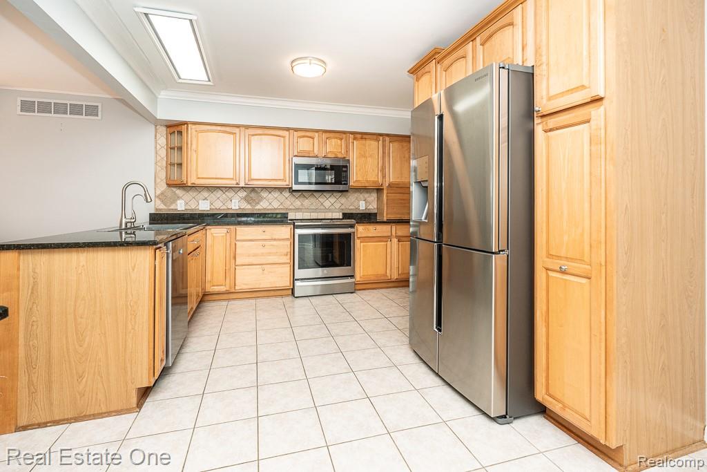 1157 Meadowcrest Drive