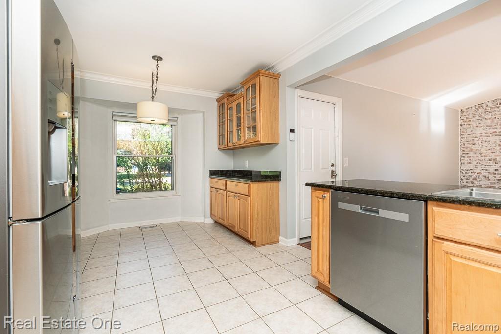 1157 Meadowcrest Drive