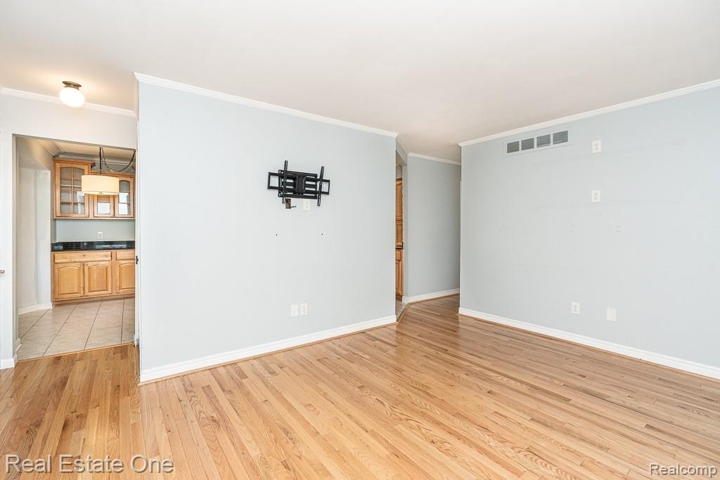 1157 Meadowcrest Drive