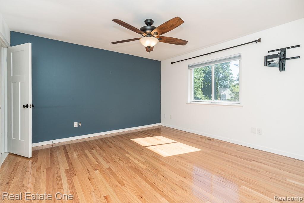 1157 Meadowcrest Drive