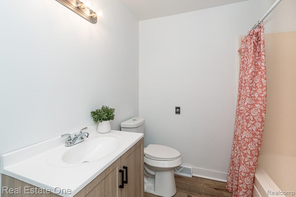 1056 Adams Road