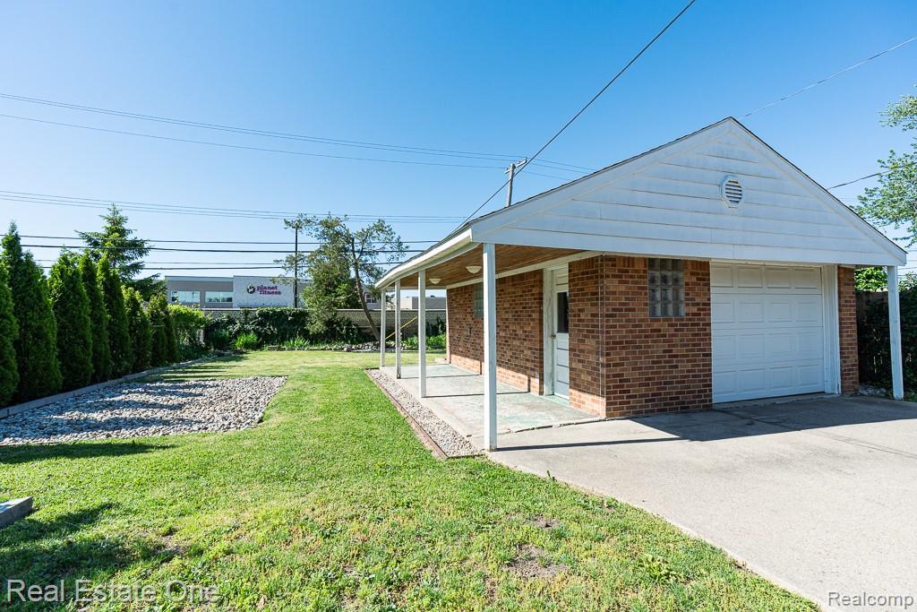 8272 Racine Road